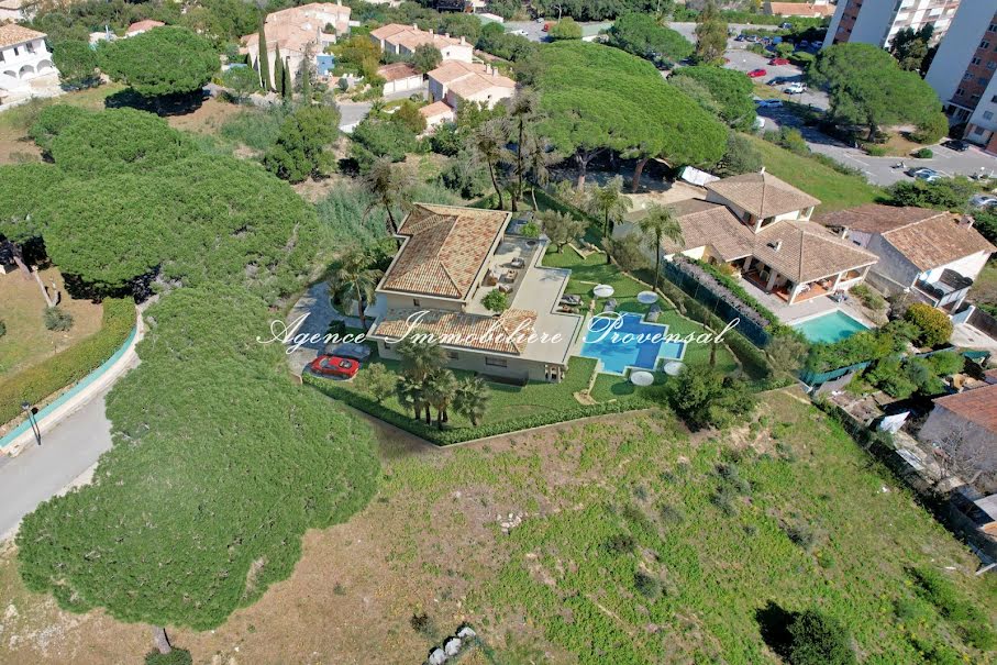 Vente villa 6 pièces 370 m² à Sainte-Maxime (83120), 4 200 000 €