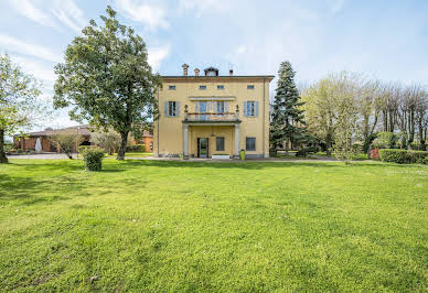 Villa with pool and garden 1