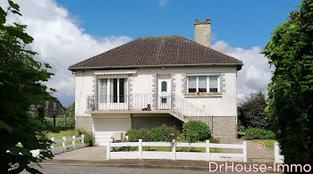 maison à La Chapelle-au-Riboul (53)
