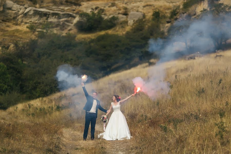 Jurufoto perkahwinan Viktoriya Khruleva (victori). Foto pada 6 Oktober 2016