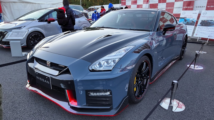 🐸you3🐸「当分はイイねだけします。」さんが投稿したスーパー最終戦・富士スピードウェイ・スーパーGT・30度バンク・ロド焼き芋屋に関するカスタム事例の投稿画像9枚目