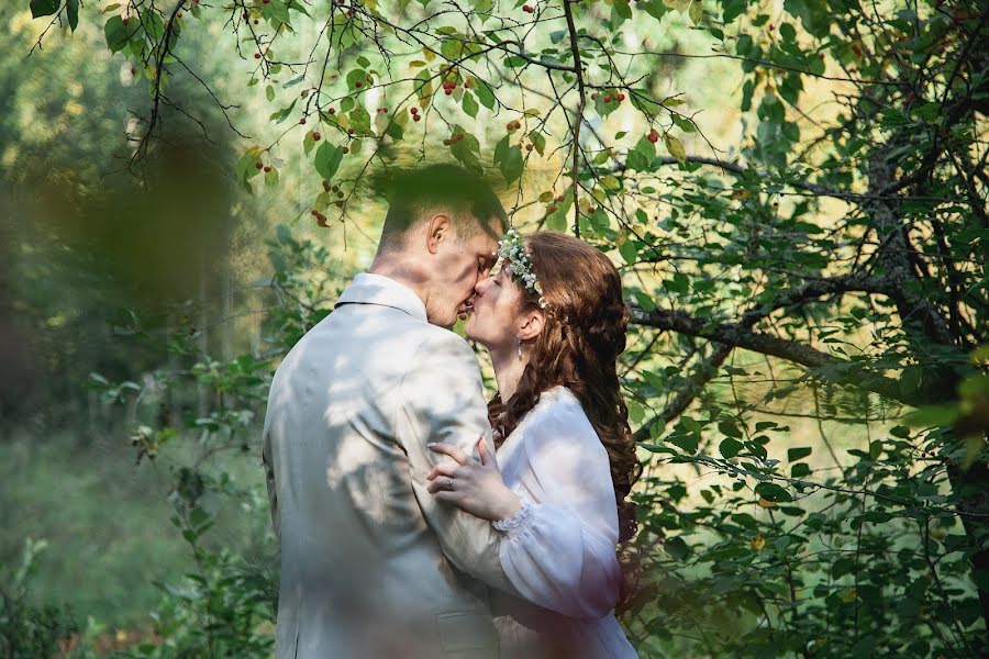 Fotógrafo de casamento Dina Ustinenko (slafit). Foto de 10 de julho 2017