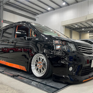 ノア ZRR70W