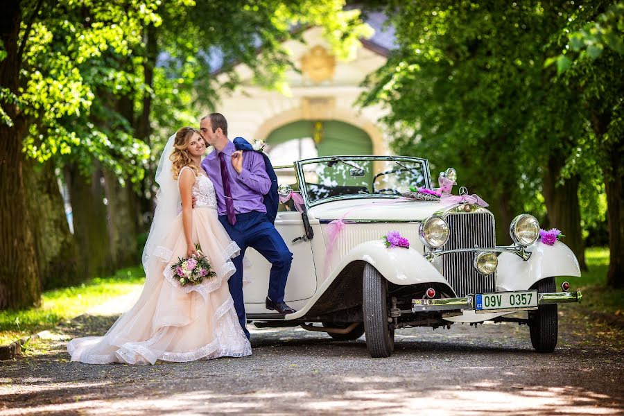 Wedding photographer Mirek Bednařík (mirekbednarik). Photo of 5 June 2018