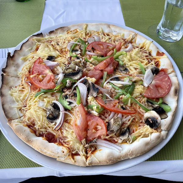 Gluten free 'Vegetarian' pizza with vegan cheese