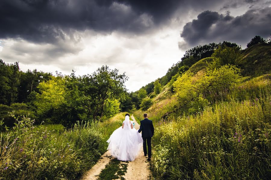 Fotógrafo de casamento Nina Polukhina (danyfornina). Foto de 21 de março 2016