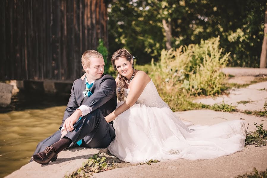 Fotógrafo de casamento Nikola Petrejčíková (petrejcikova). Foto de 2 de fevereiro 2019