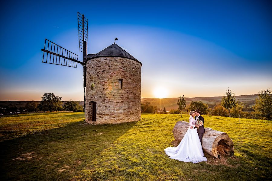 Wedding photographer Jakub Viktora (viktora). Photo of 22 September 2019