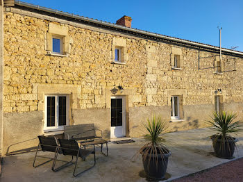 maison à Saint-Léger-de-Montbrun (79)