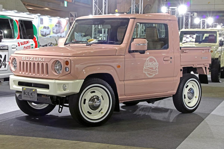 ジムニーのジムニーのある生活・疫病退散・ジムニーJB64W・アプガレめぐり・レトロ自販機に関するカスタム事例の投稿画像1枚目