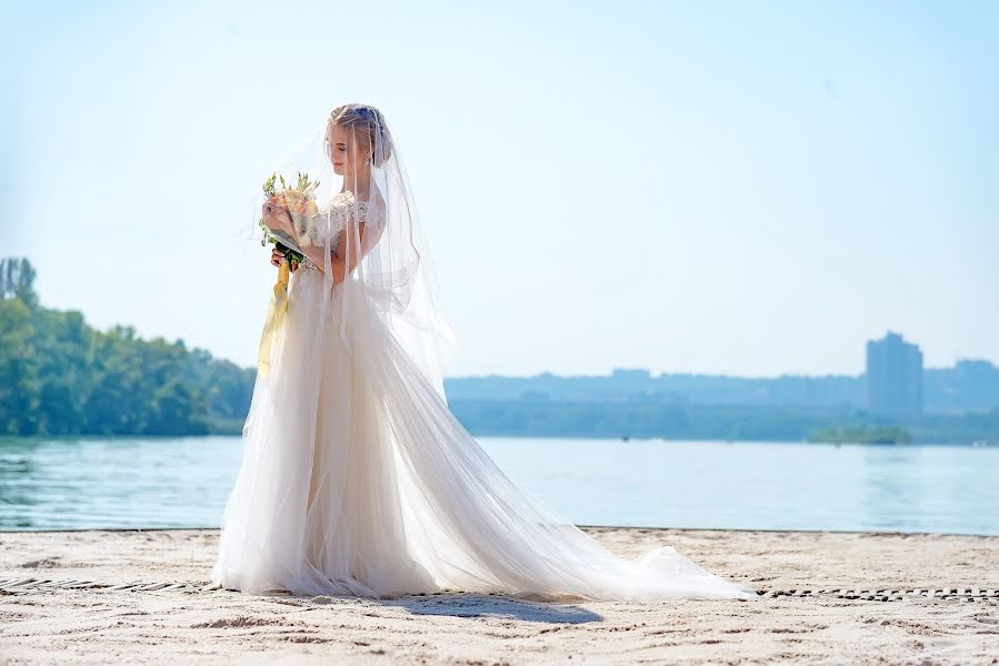 Photographe de mariage Yuliya Romaniy (juliyuli). Photo du 25 mai 2020