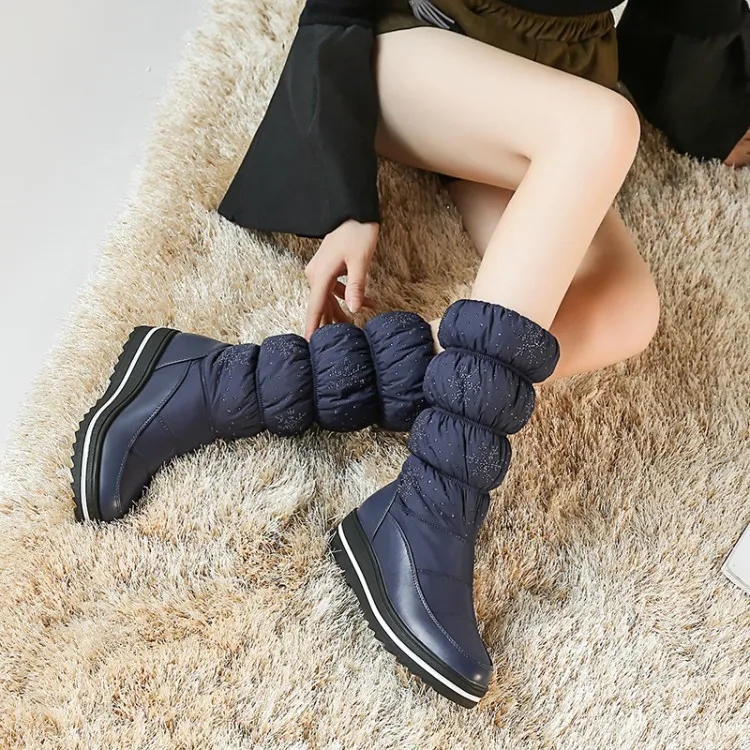 Stivali da neve piccoli con fiocchi di neve e strass per bambine, caldi e confortevoli, perfetti per l'inverno.