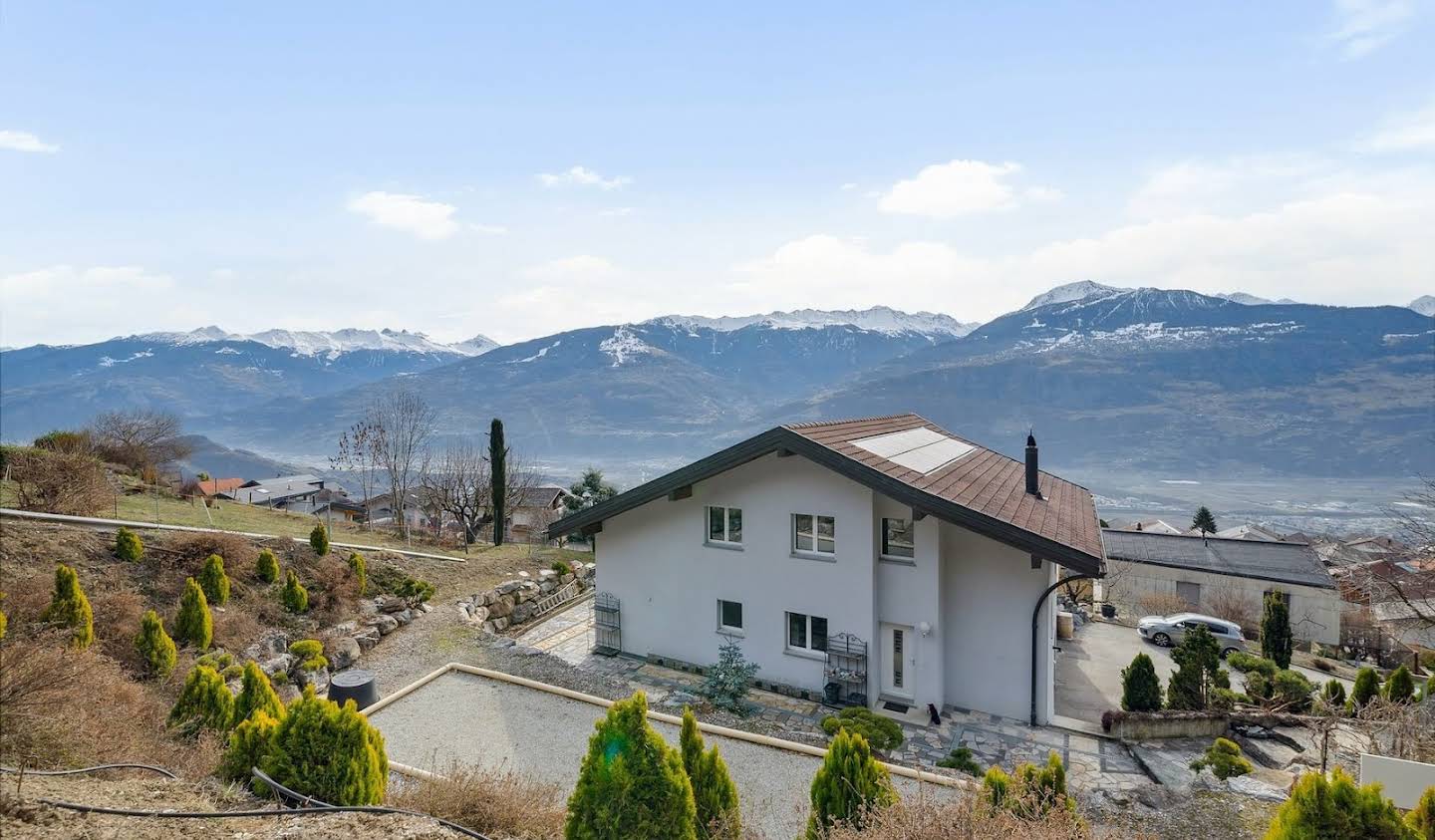 Maison avec jardin et terrasse Aven