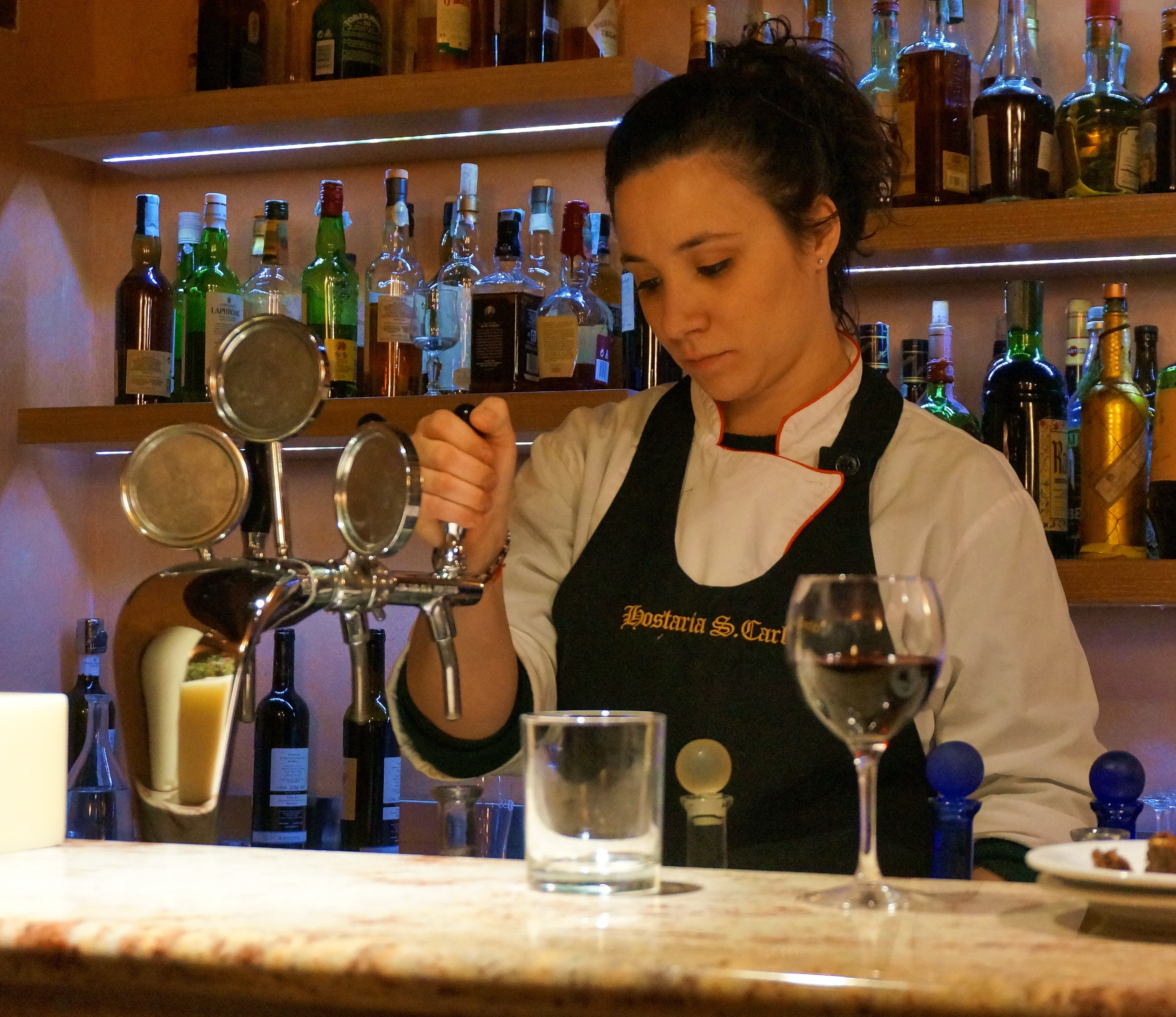 La barista del ristorante di jovi55