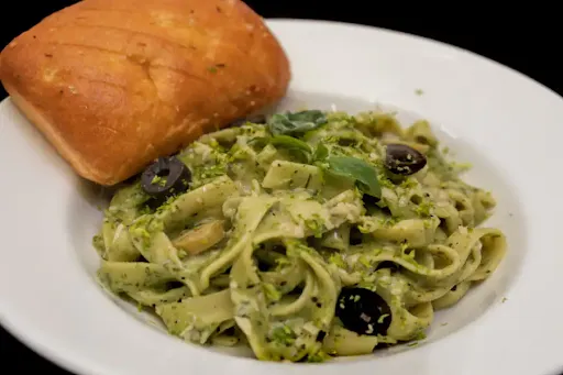 Creamy Basil Pesto Pasta (basil, Garlic Cream Sauce)