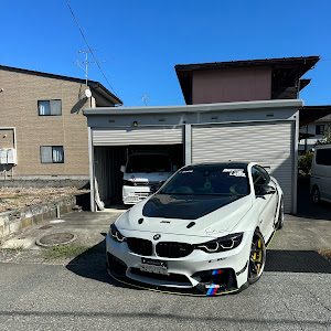 M4 クーペ F82