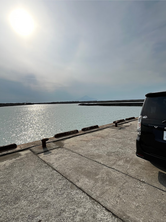 ヴォクシーの海と愛車・台風にお気を付け下さい・ドライブに関するカスタム事例の投稿画像1枚目