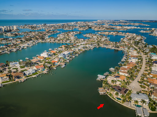 Maison contemporaine avec piscine en bord de mer 2