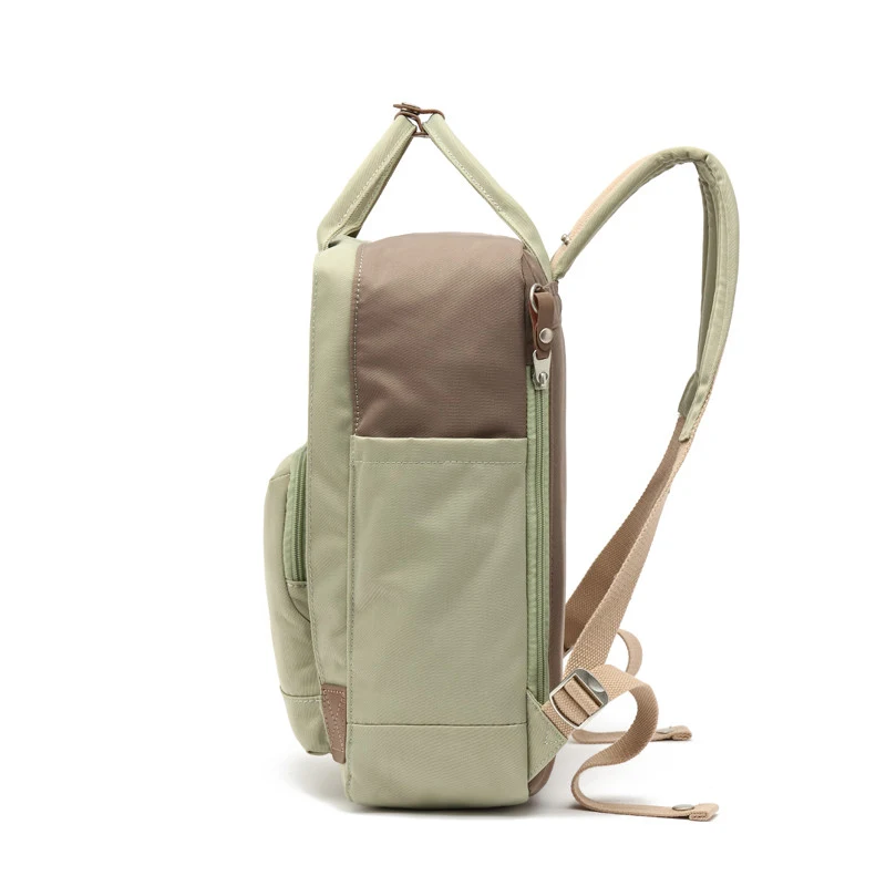Sac à dos pour ordinateur portable homme avec couleurs contrastées, alliant style et praticité pour transporter votre laptop en toute sécurité.