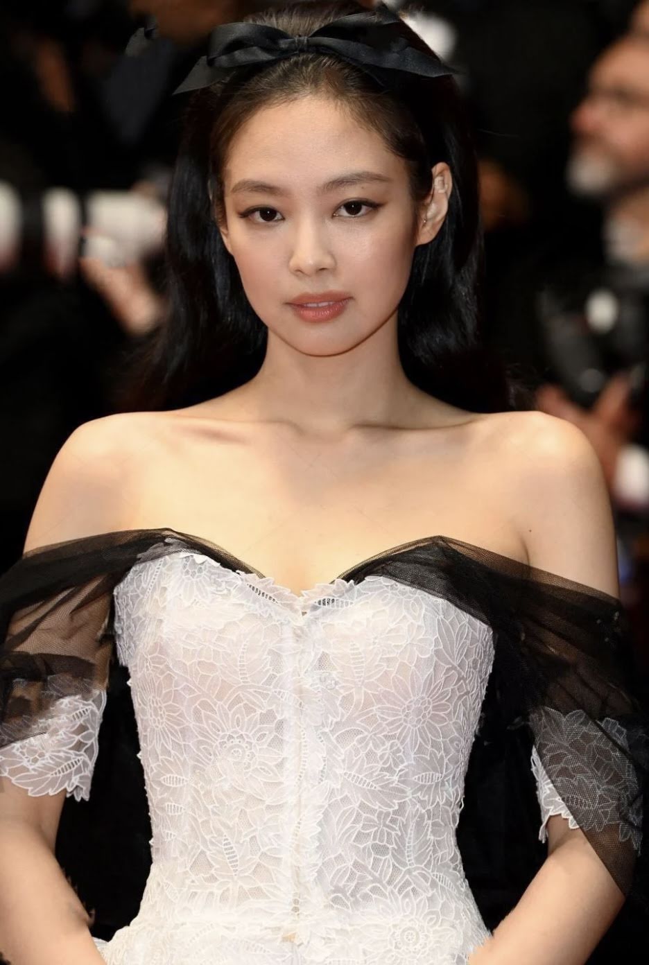 Blackpink's Rosé Got Itty-Bitty Baby Bangs for the Cannes Film