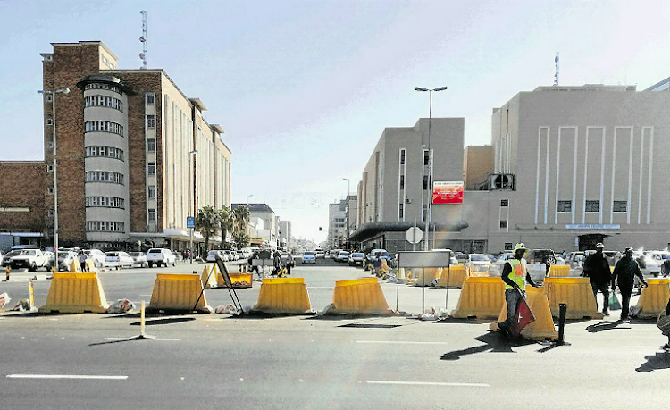 The traffic circle where Fleet Street crosses Oxford Street has gone missing in the new construction phase – and it’s not coming back