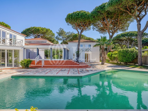 Maison avec piscine et terrasse 2