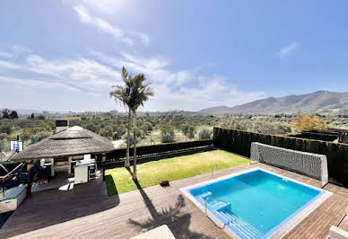 Maison avec piscine et terrasse 17