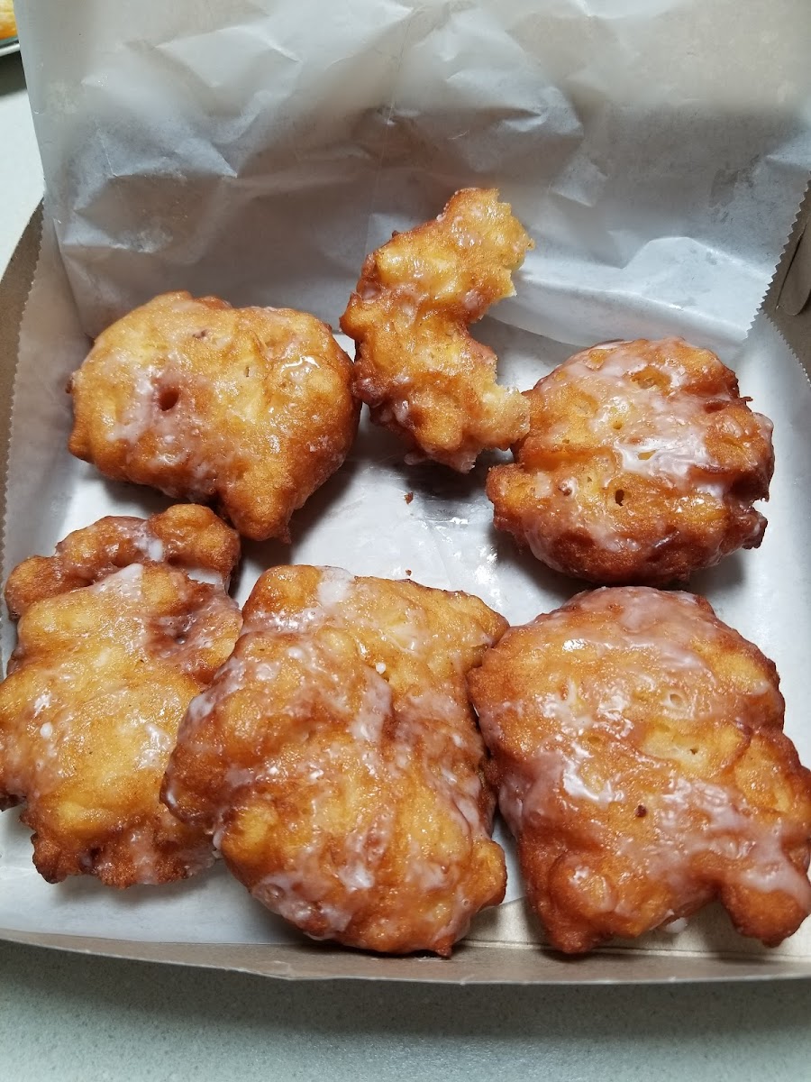 6ct apple fritters