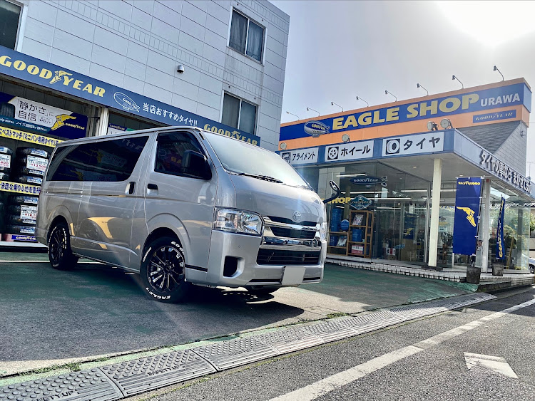 ハイエースバンの4月もよろしくお願い致します🌸・念願叶う・マッコイズEP-4・ハイエース200系に関するカスタム事例の投稿画像1枚目
