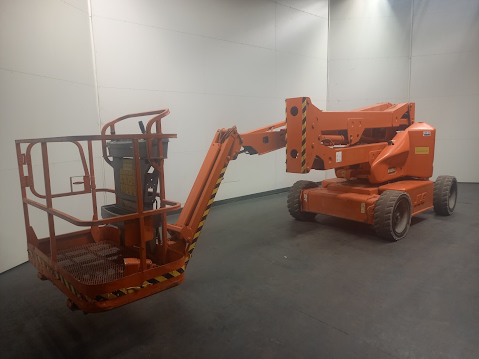 Picture of a JLG M450AJ