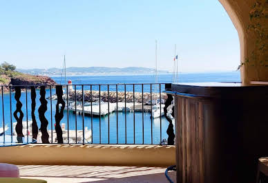 Appartement avec terrasse et piscine 20