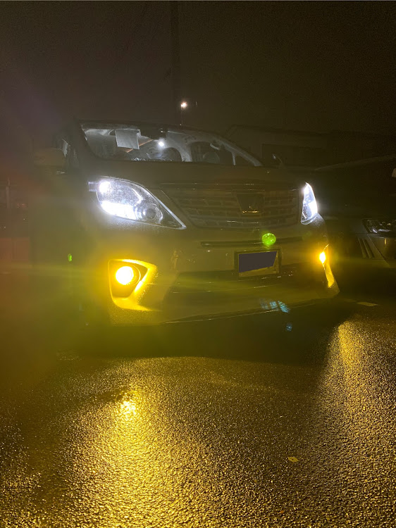 アルファードのタイプゴールド・フォグランプ交換・イエローフォグに関するカスタム事例の投稿画像4枚目