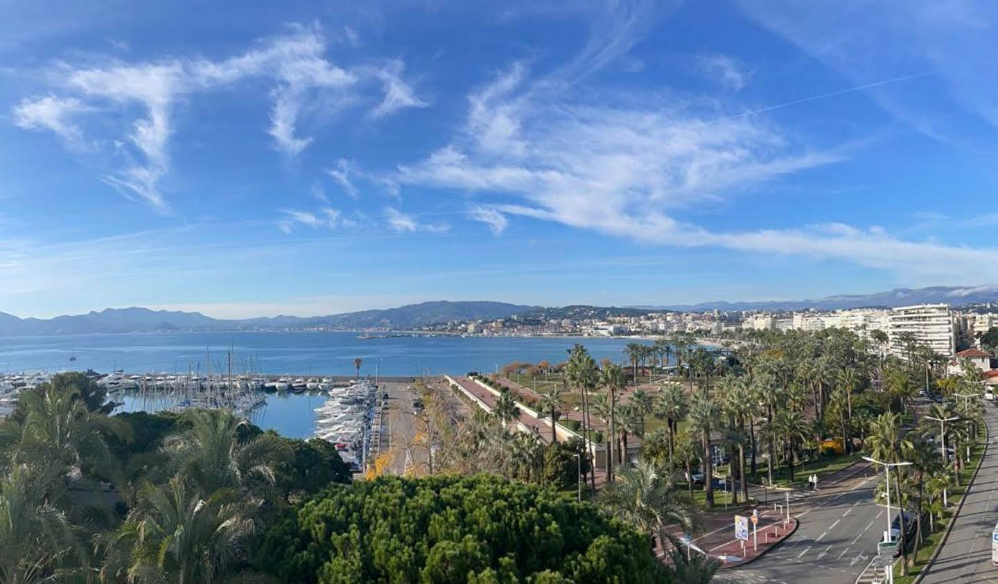 Apartment with terrace Cannes