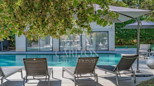 Property with pool 4