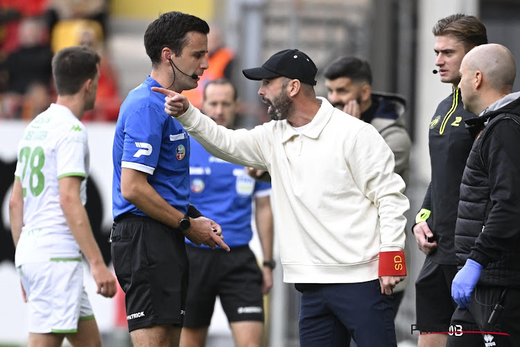 📷 Een beeld om u tegen te zeggen: hier is KV Mechelen-trainer Steven Defour razend over