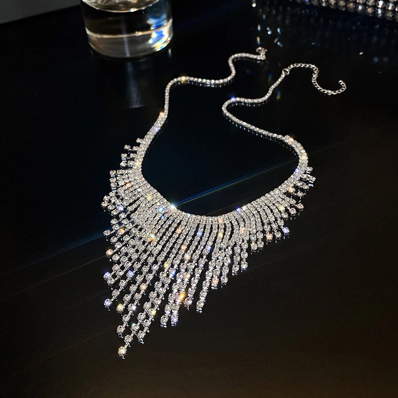 Fashion Grandeur Spring New diamanten kwastjes ketting, de trendy ketting die je persoonlijkheid en stijl accentueert.