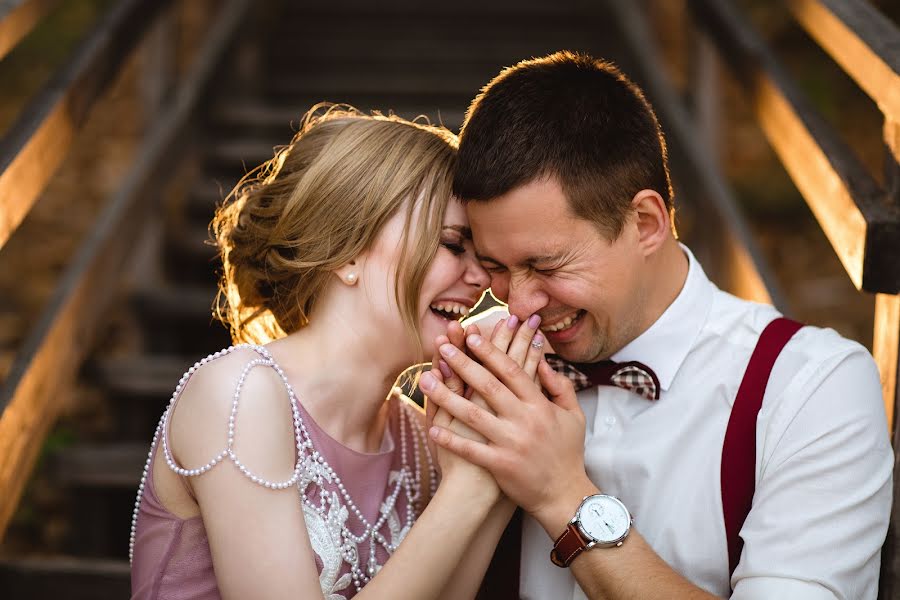 Fotógrafo de casamento Oksana Ladygina (oxanaladygina). Foto de 17 de junho 2017