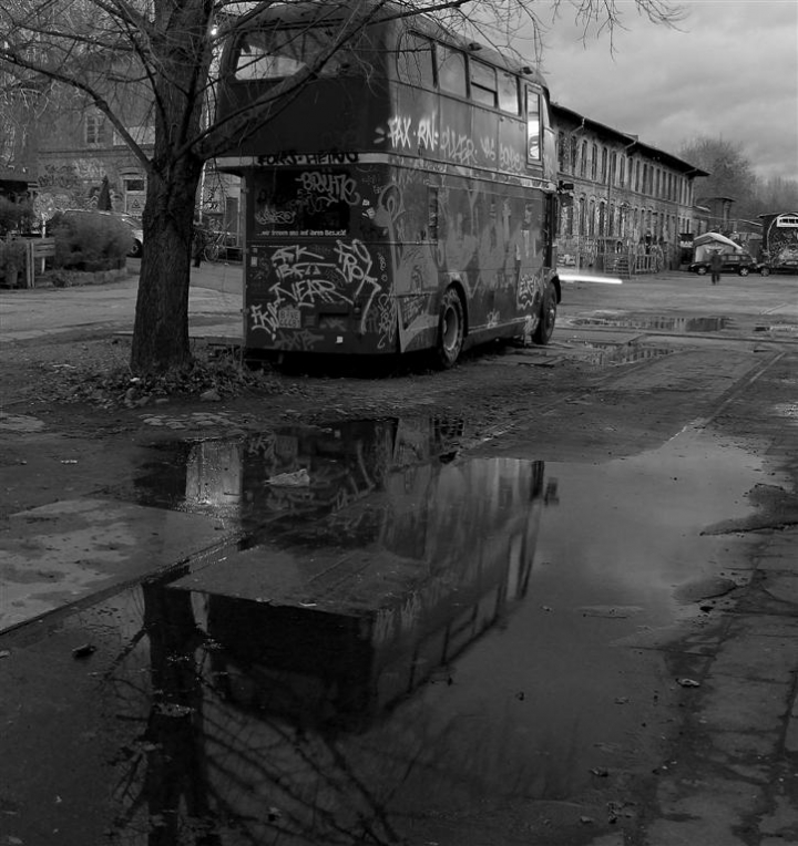 Bus dimenticato di fossabanda