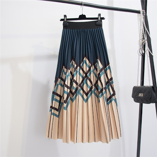 Title 7, Womens Graceful Geometric Striped Pleated Skir...