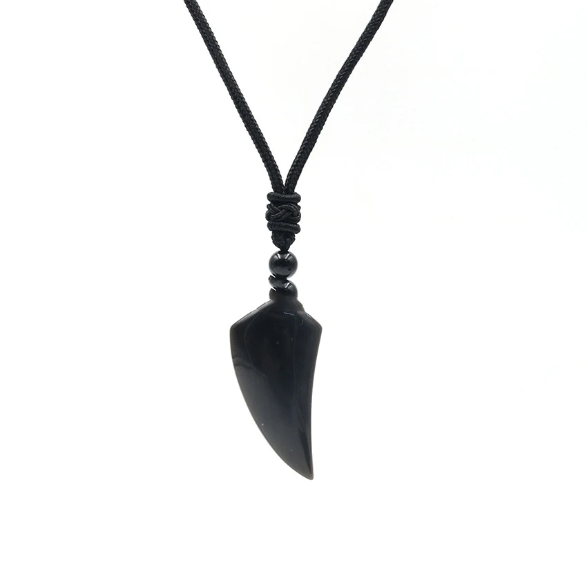 Natuurlijke kristallen edelsteen wolfstand hanger ketting met gevlochten touw. Bescherming en stijl in één sieraad.