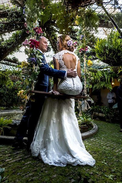 結婚式の写真家Carina Rodríguez (altoenfoque)。2016 3月28日の写真