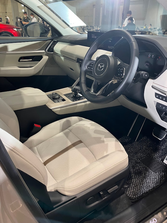 CX-5のCX-5・CX-60・岐阜県・先行内見会・納車1年記念に関するカスタム事例の投稿画像4枚目