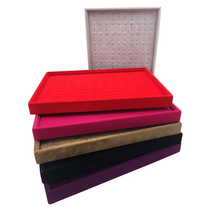 Boîte de rangement en flanelle pour bijoux, présentoir d'anneaux et accessoires. Protégez et mettez en valeur vos précieux bijoux.