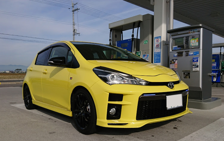 ヴィッツのガソリン満タン・洗車・喫茶店に関するカスタム事例の投稿画像1枚目