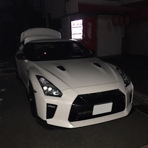 NISSAN GT-R