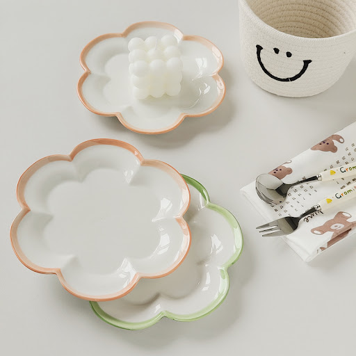 Title 2, Flower-shaped cute ceramic dessert plate, perfe...