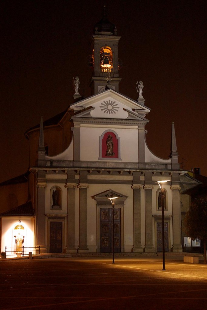 Caponago by night. di Eleonora