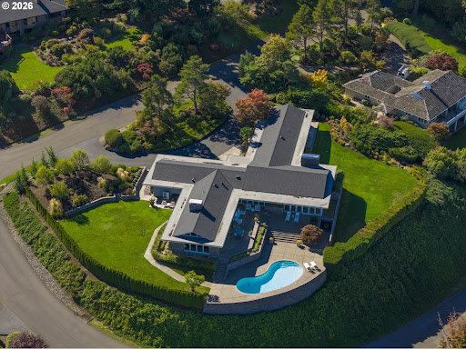 House with pool and terrace 5