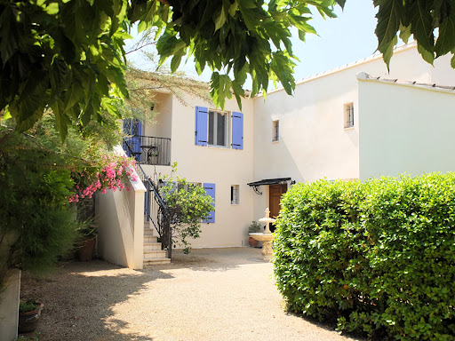 House with pool and terrace 3