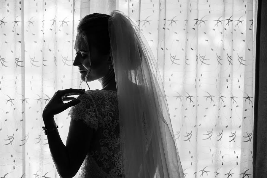Svatební fotograf Gina Stef (mirrorism). Fotografie z 27.března 2019